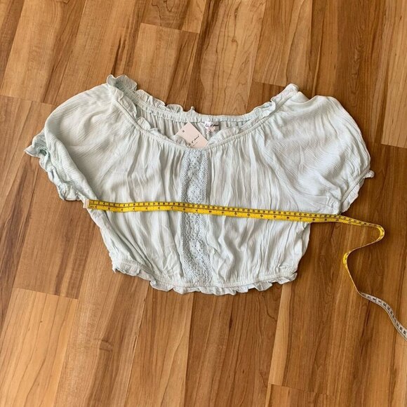 Kiwi Punch Mint Green Short Sleeve Crop Blouse Ruffle Crochet Size Large NWT - Picture 3 of 8